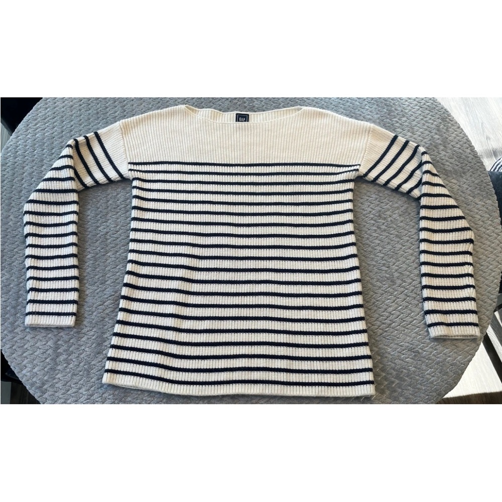 Gap Pullover Sweater Size M